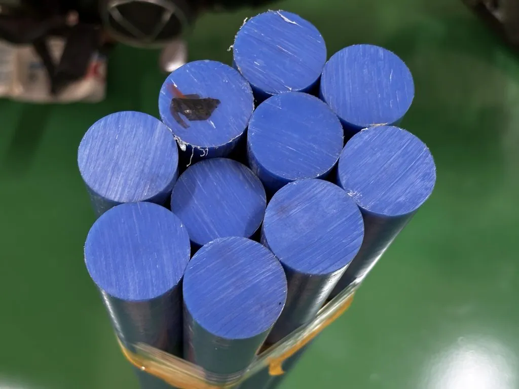 Nhựa MC cây tròn đặc phi 140 mm — ảnh thực tế
