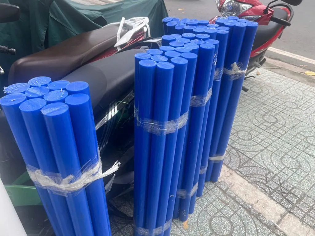 Nhựa MC cây tròn đặc phi 165 mm — 13