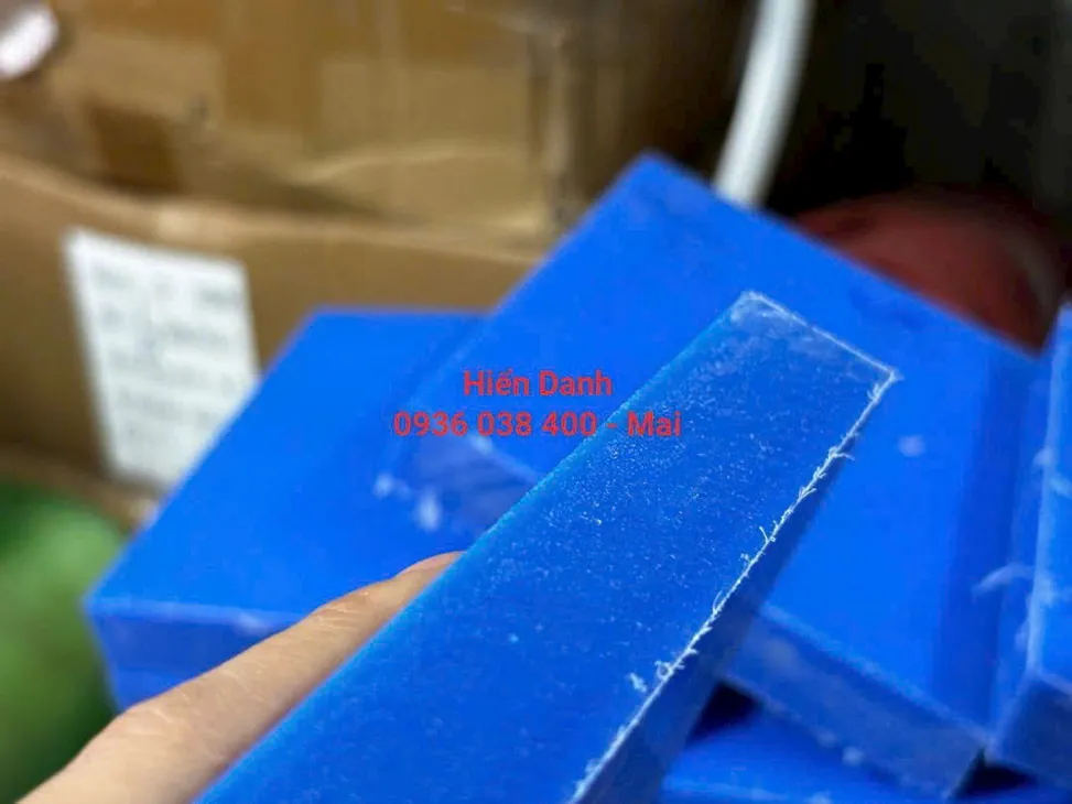 Nhựa MC cây tròn đặc phi 155 mm — nylon