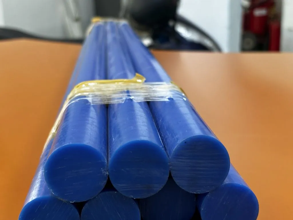 Nhựa MC cây tròn đặc phi 65 mm — ảnh thực tế 1