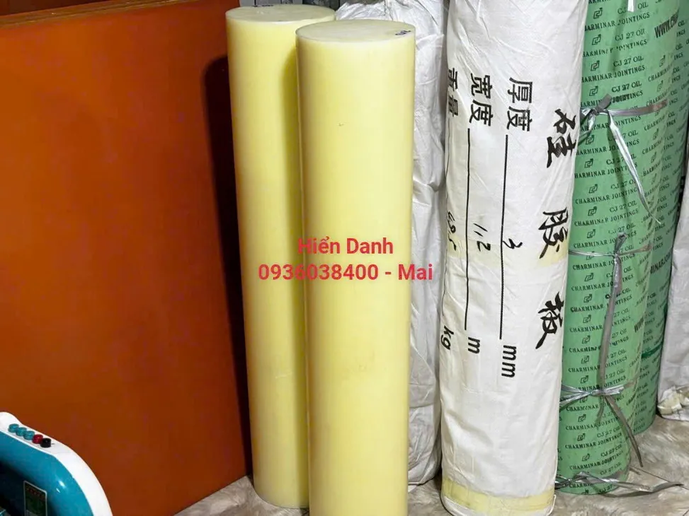 Nhựa PA cây tròn đặc phi 25 mm — vang 1