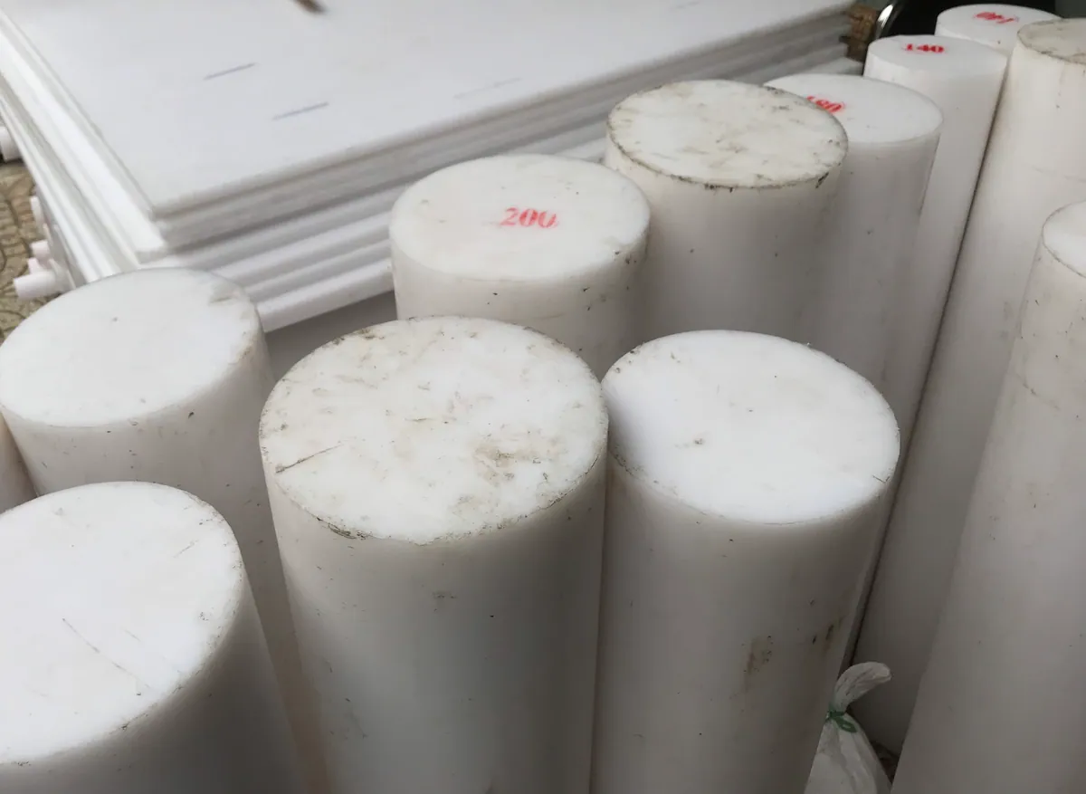 Nhựa PE/HDPE cây tròn đặc phi 140 mm — 1