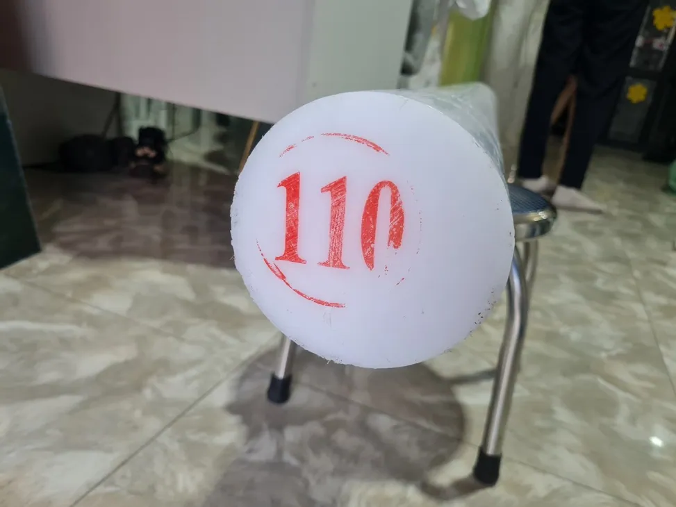 Nhựa PE/HDPE cây tròn đặc phi 75 mm — 110