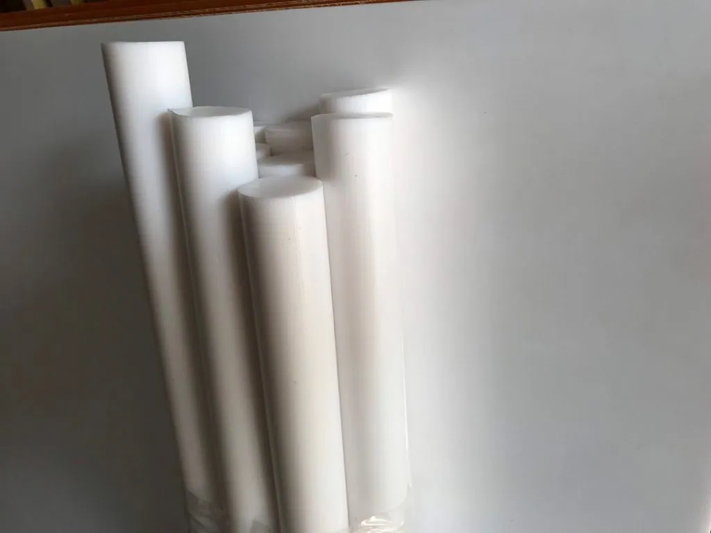 Nhựa Teflon PTFE cây tròn đặc phi 70 mm — ảnh thực tế