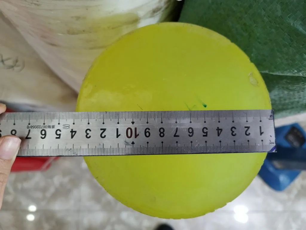 Nhựa PU cây tròn đặc phi 185 mm — phi 140