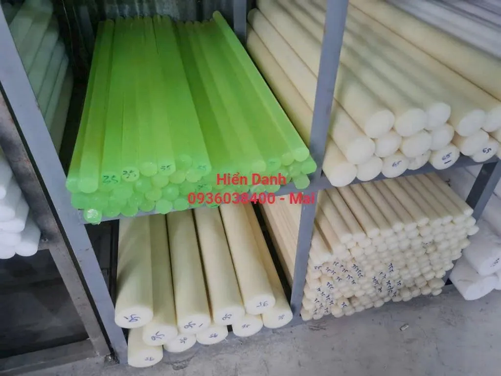 Nhựa PU cây tròn đặc phi 190 mm — ảnh thực tế
