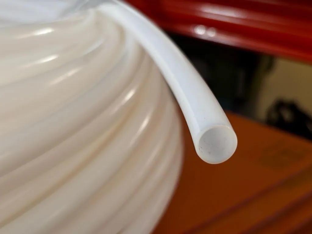 Ống nhựa Teflon PTFE phi 4 mm — ảnh thực tế 1