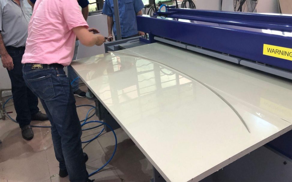 Cắt lẻ tấm nhựa theo yêu cầu - nhựa PC polycarbonate